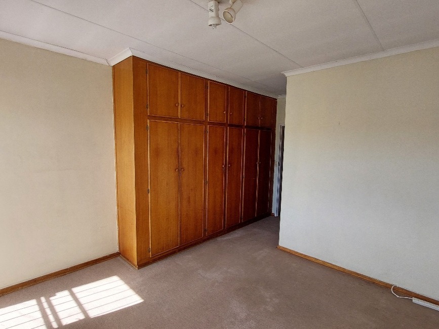 2 Bedroom Property for Sale in Langenhovenpark Free State